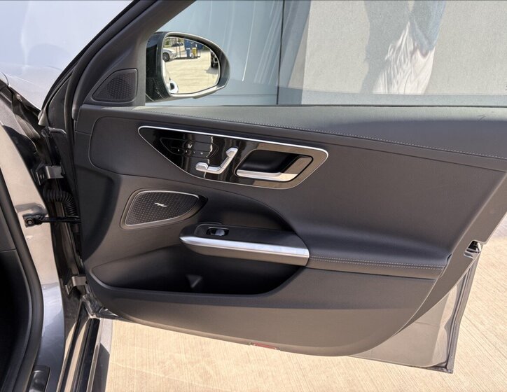 Mercedes-Benz Třídy C Sedan / Limuzína 2,0 l 147 kw
