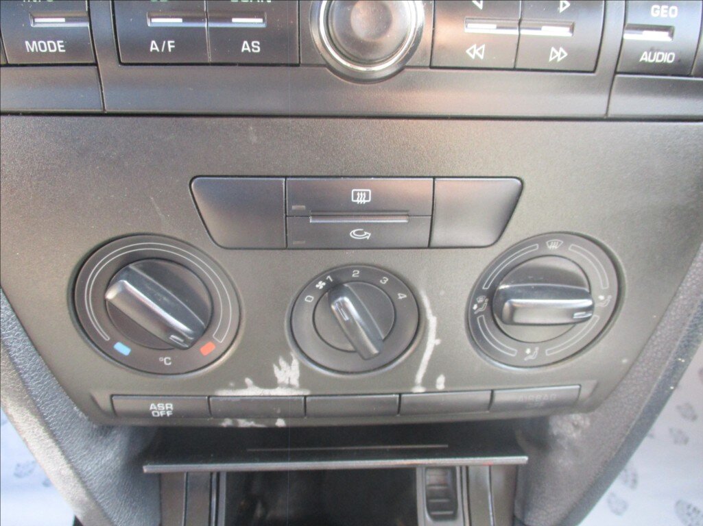 Škoda Octavia Sedan / Limuzína 1,6 l 75 kw