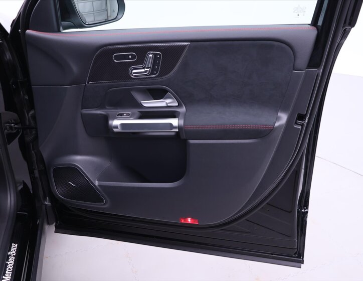 Mercedes-Benz GLB SUV / Terénní 2,0 l 110 kw