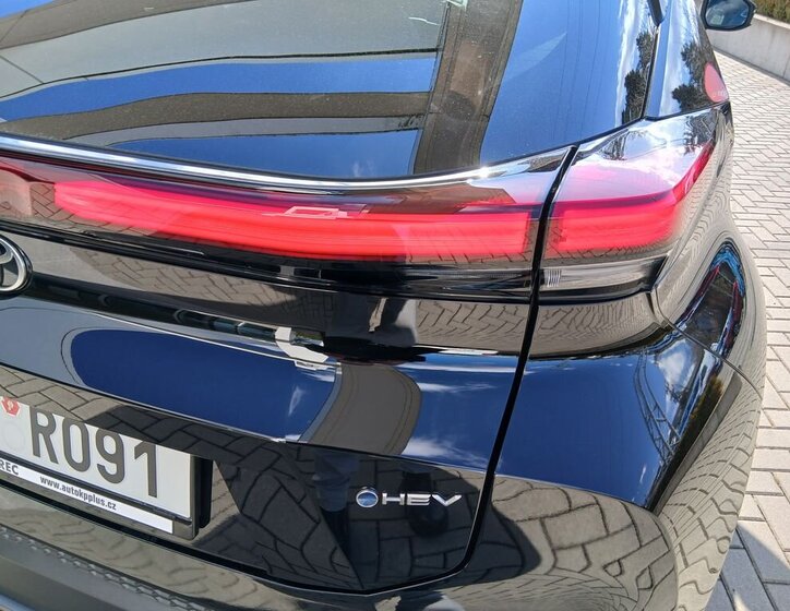 Toyota C-HR SUV / Terénní 2,0 l 112 kw