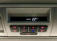 Volkswagen Caravelle 19