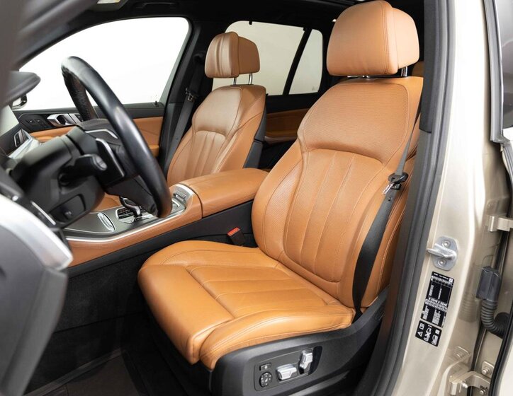 BMW X5 SUV 3,0 l 250 kw