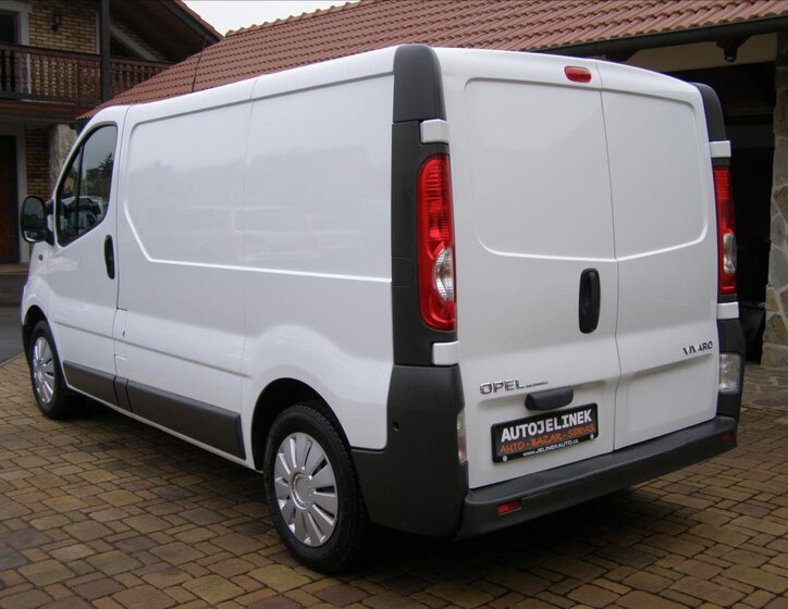 Opel Vivaro MPV 2,0 l 66 kw