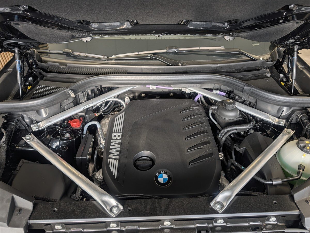 BMW X6 Sedan 3,0 l 210 kw