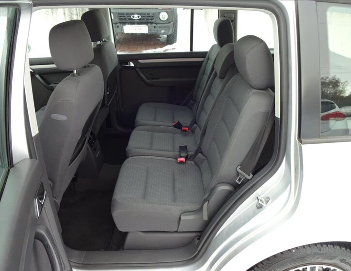 Volkswagen Touran Kombi 1,9 l 77 kw