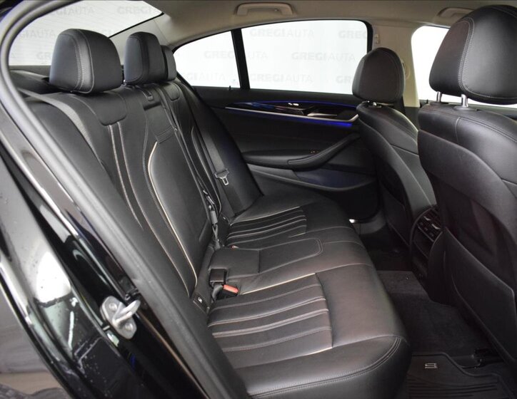 BMW Řada 5 Sedan / Limuzína 3,0 l 195 kw