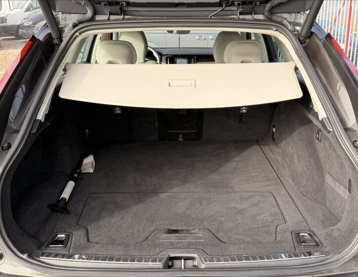 Volvo V90 Kombi 2,0 l 110 kw