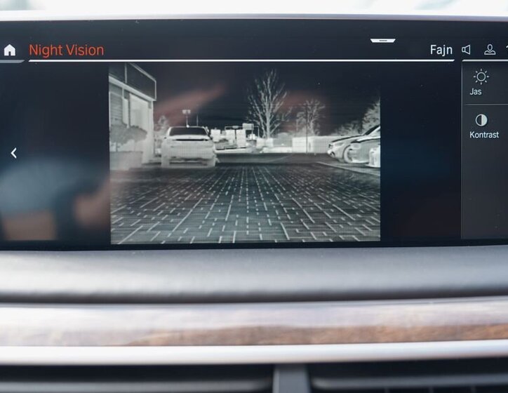 BMW Řada 7 Sedan / Limuzína 6,6 l 430 kw