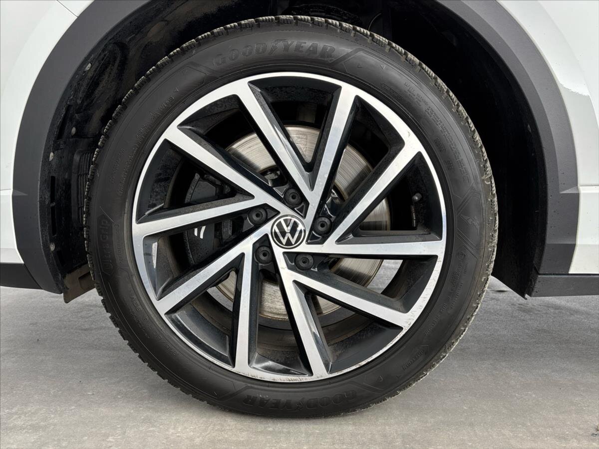 Volkswagen T-Roc SUV / Terénní 2,0 l 221 kw