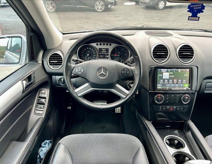 Mercedes-Benz Třídy M SUV 3,0 l 165 kw