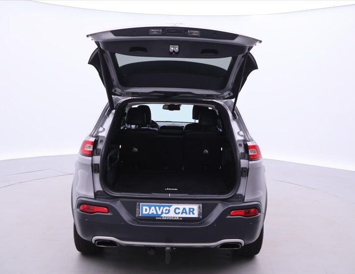 Jeep Cherokee SUV / Terénní 2,2 l 147 kw