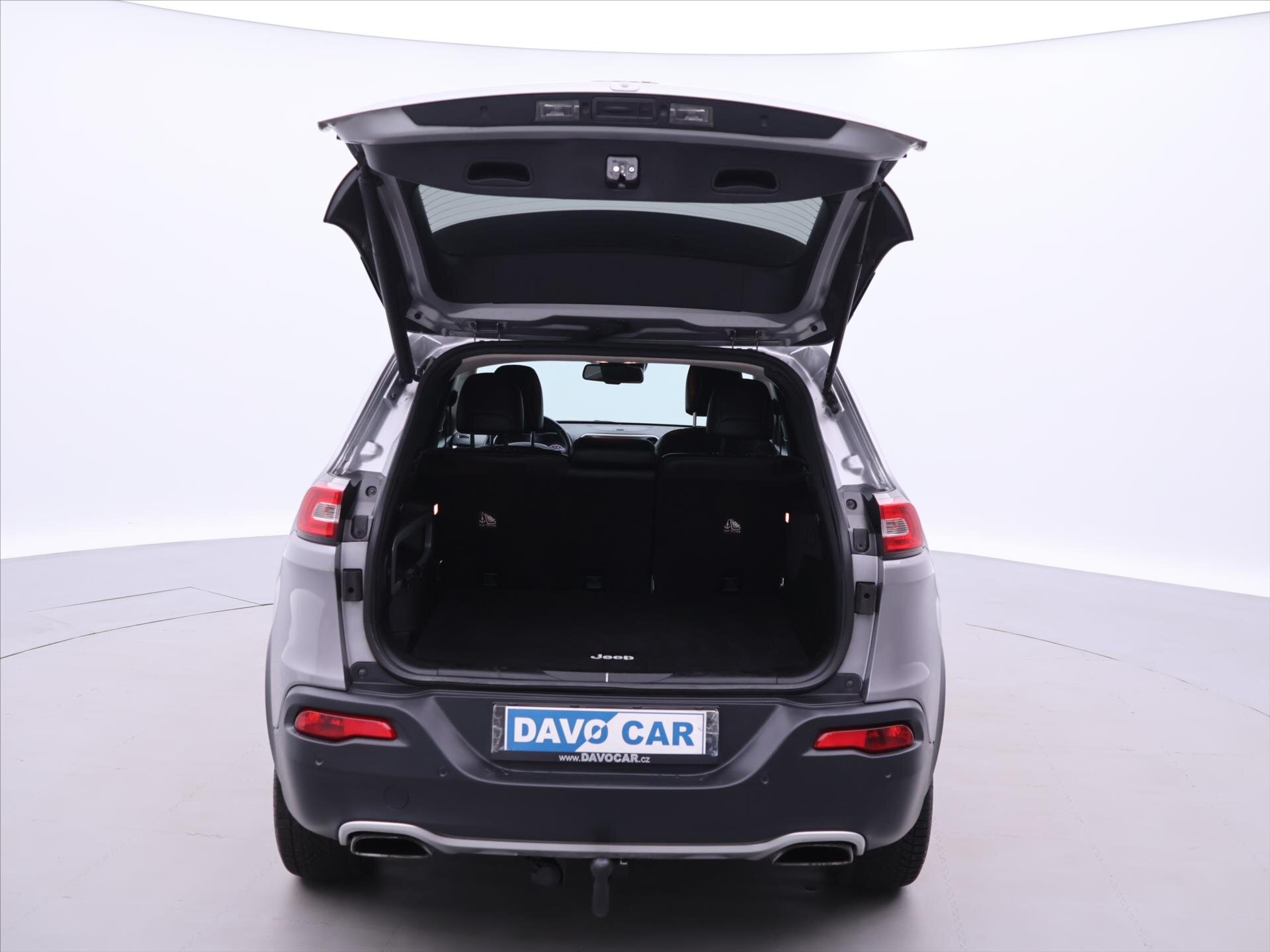 Jeep Cherokee SUV / Terénní 2,2 l 147 kw