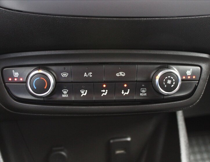 Opel Crossland X MPV 1,2 l 61 kw