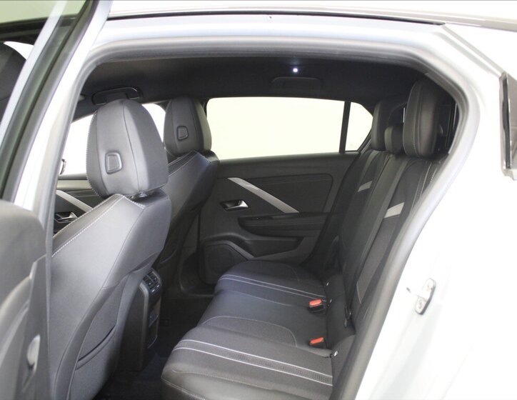 Opel Astra Hatchback 1,2 l 96 kw