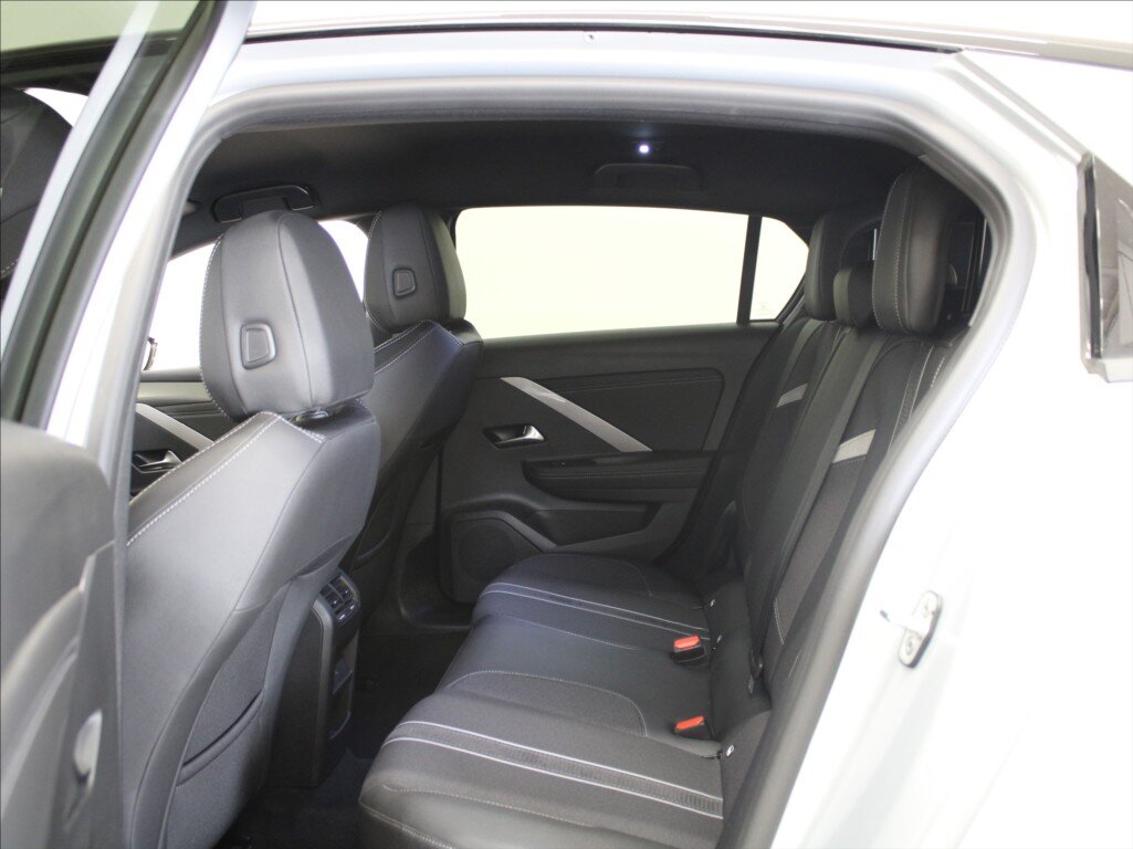 Opel Astra Hatchback 1,2 l 96 kw