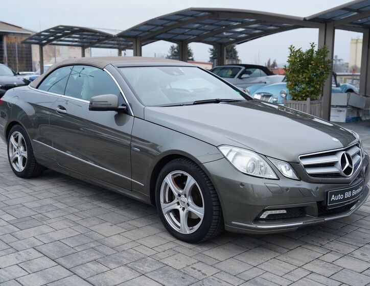 Mercedes-Benz Třídy E 8