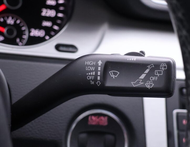 Volkswagen Passat Kombi 1,6 l 77 kw