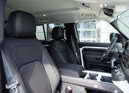 Land Rover Defender 27