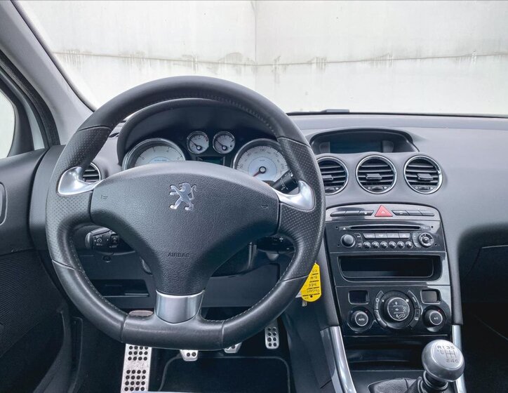 Peugeot 308 Hatchback 1,6 l 147 kw