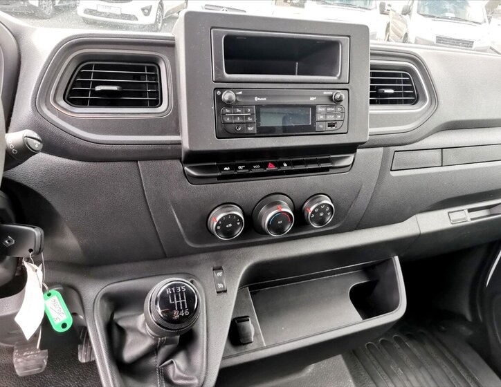 Renault Master 9