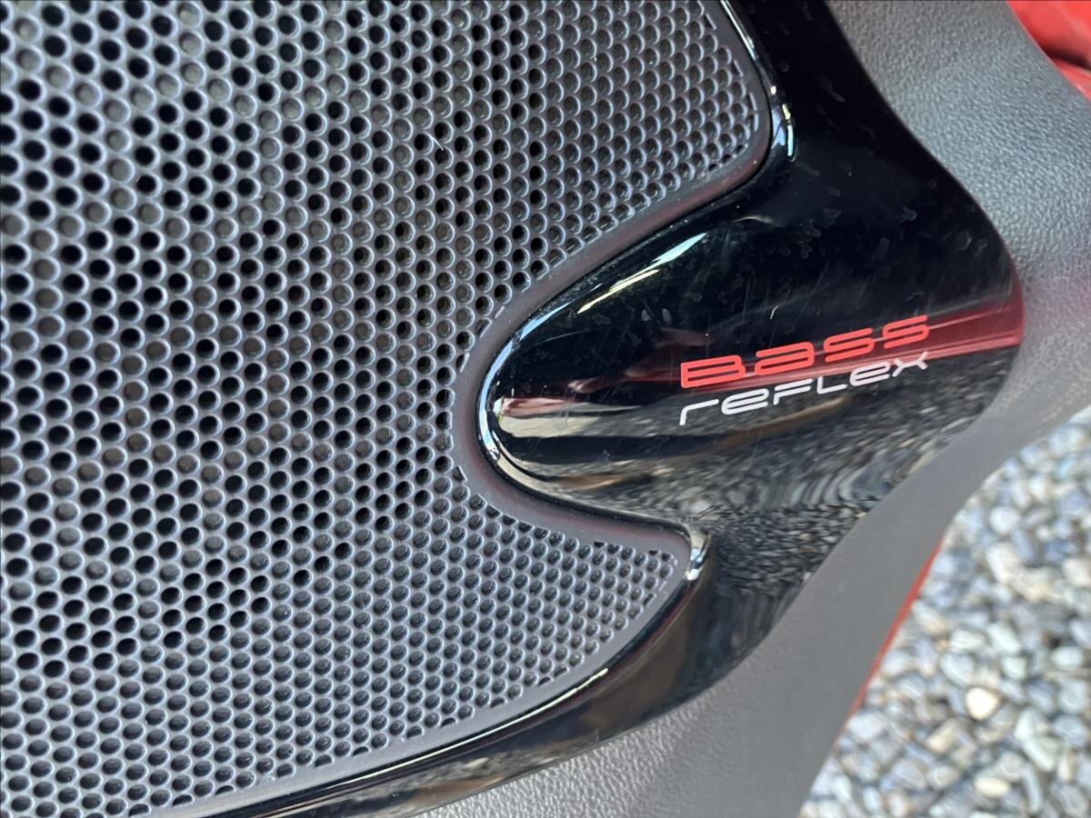 Renault Clio Hatchback 898,0 56 kw