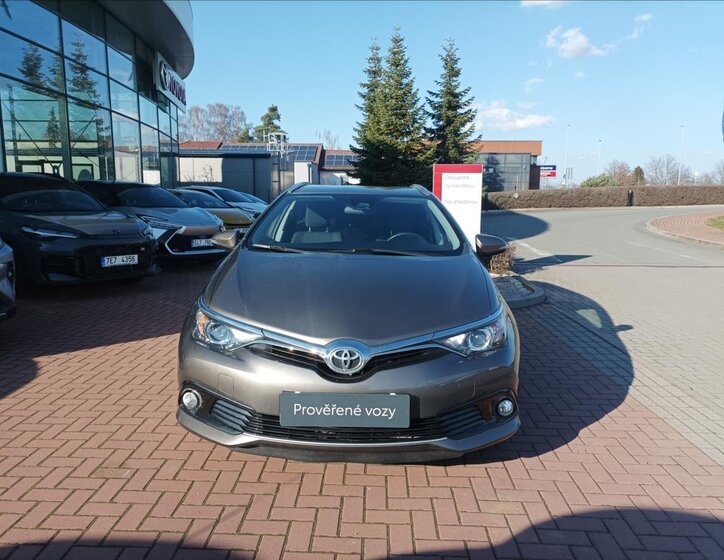 Toyota Auris Kombi 1,6 l 97 kw