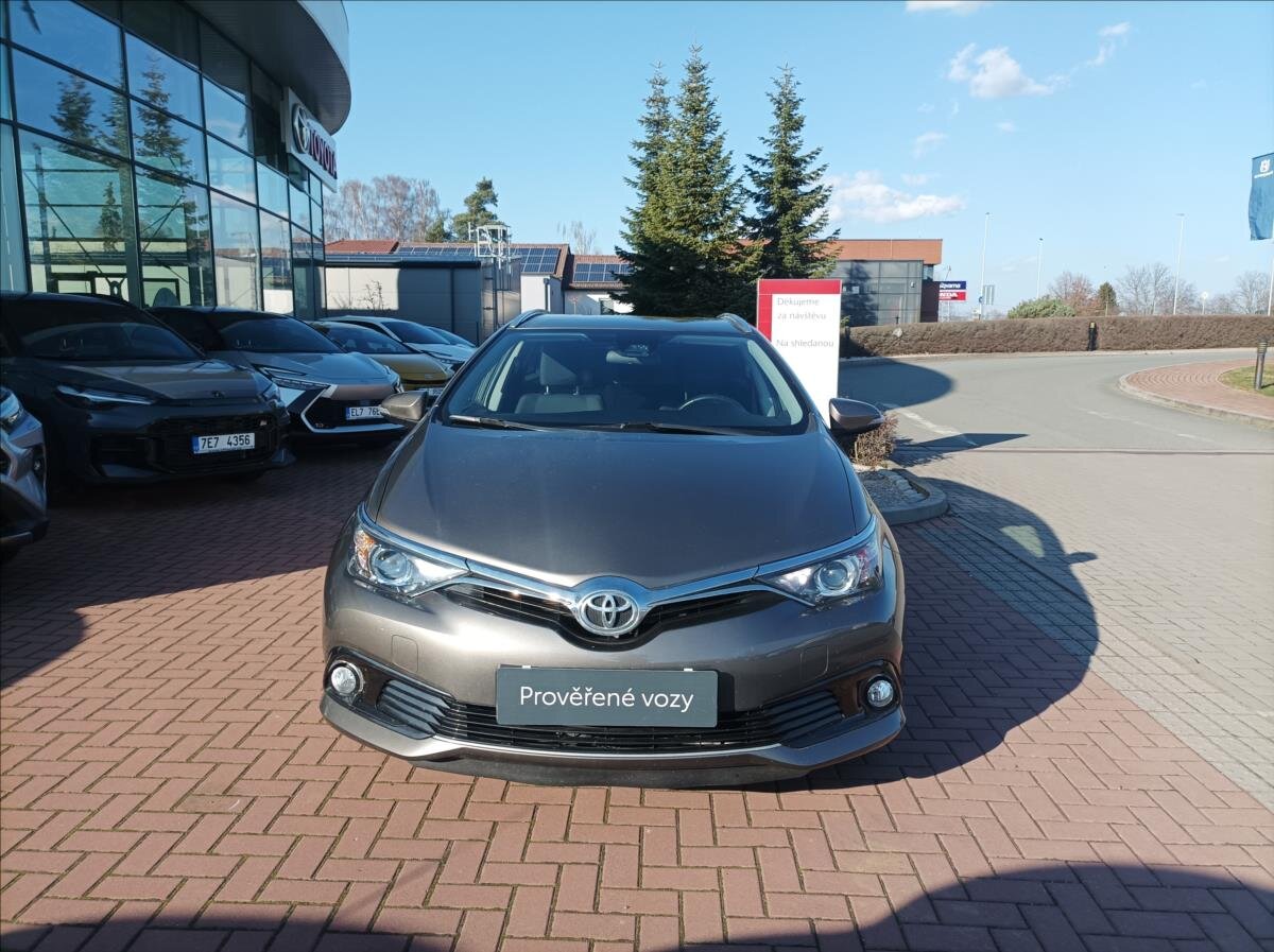 Toyota Auris Kombi 1,6 l 97 kw
