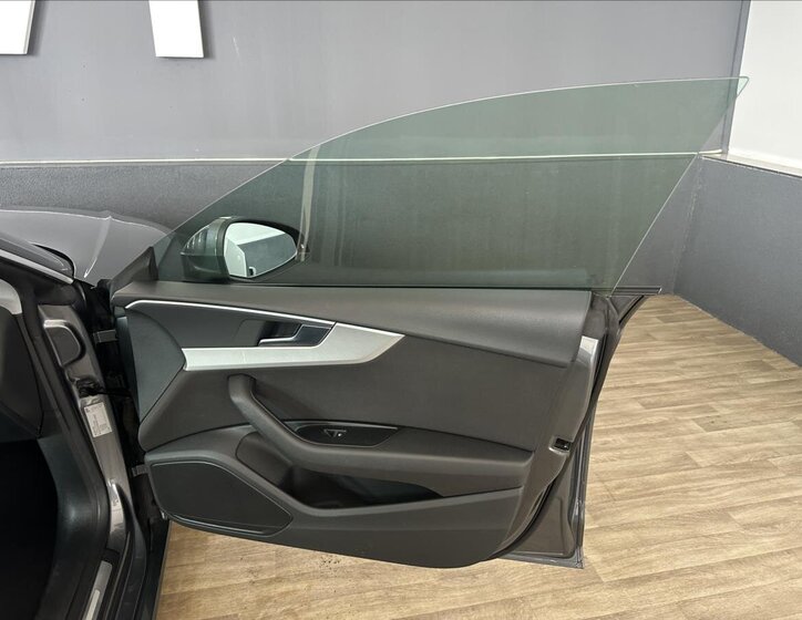 Audi A5 Sedan / Limuzína 2,0 l 140 kw