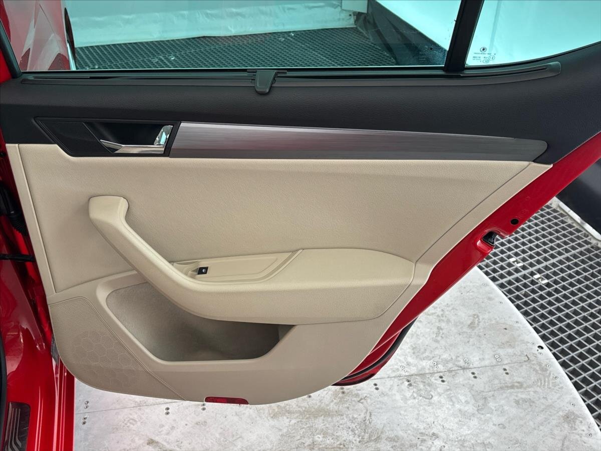 Škoda Superb Liftback 1,4 l 110 kw