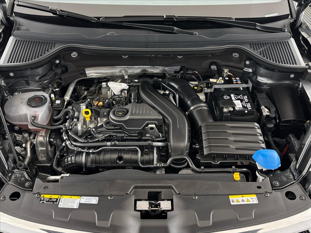 Škoda Karoq SUV / Terénní 1,5 l 110 kw