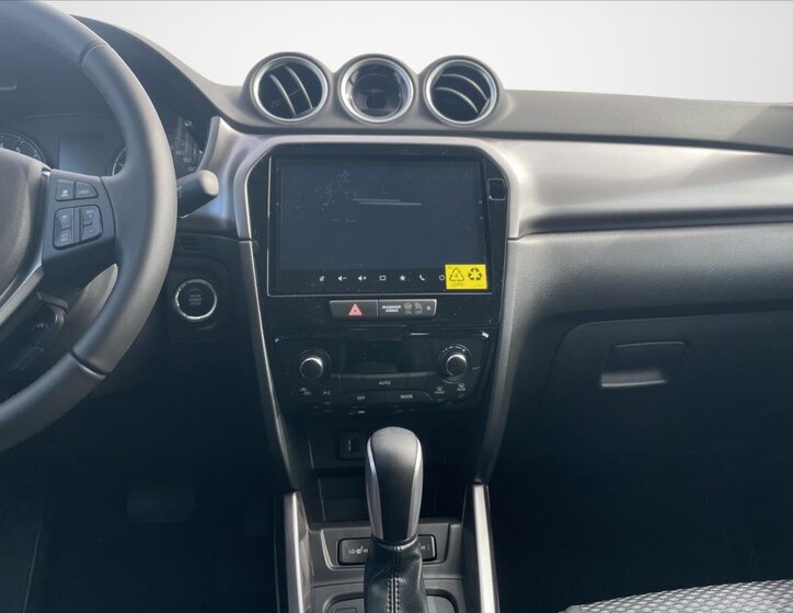 Suzuki Vitara SUV / Terénní 1,4 l 81 kw