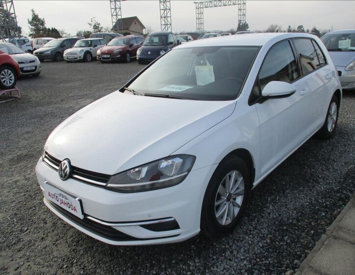 Volkswagen Golf Hatchback 999,0 63 kw