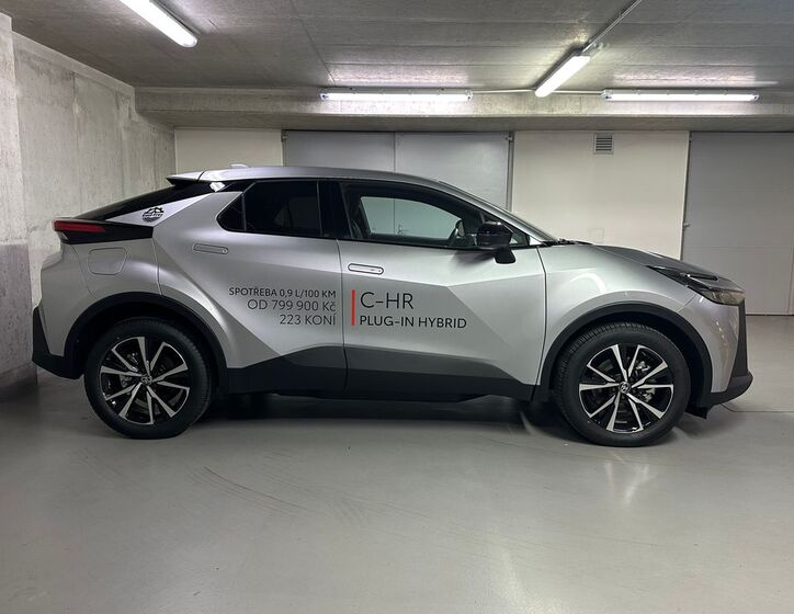 Toyota C-HR 4
