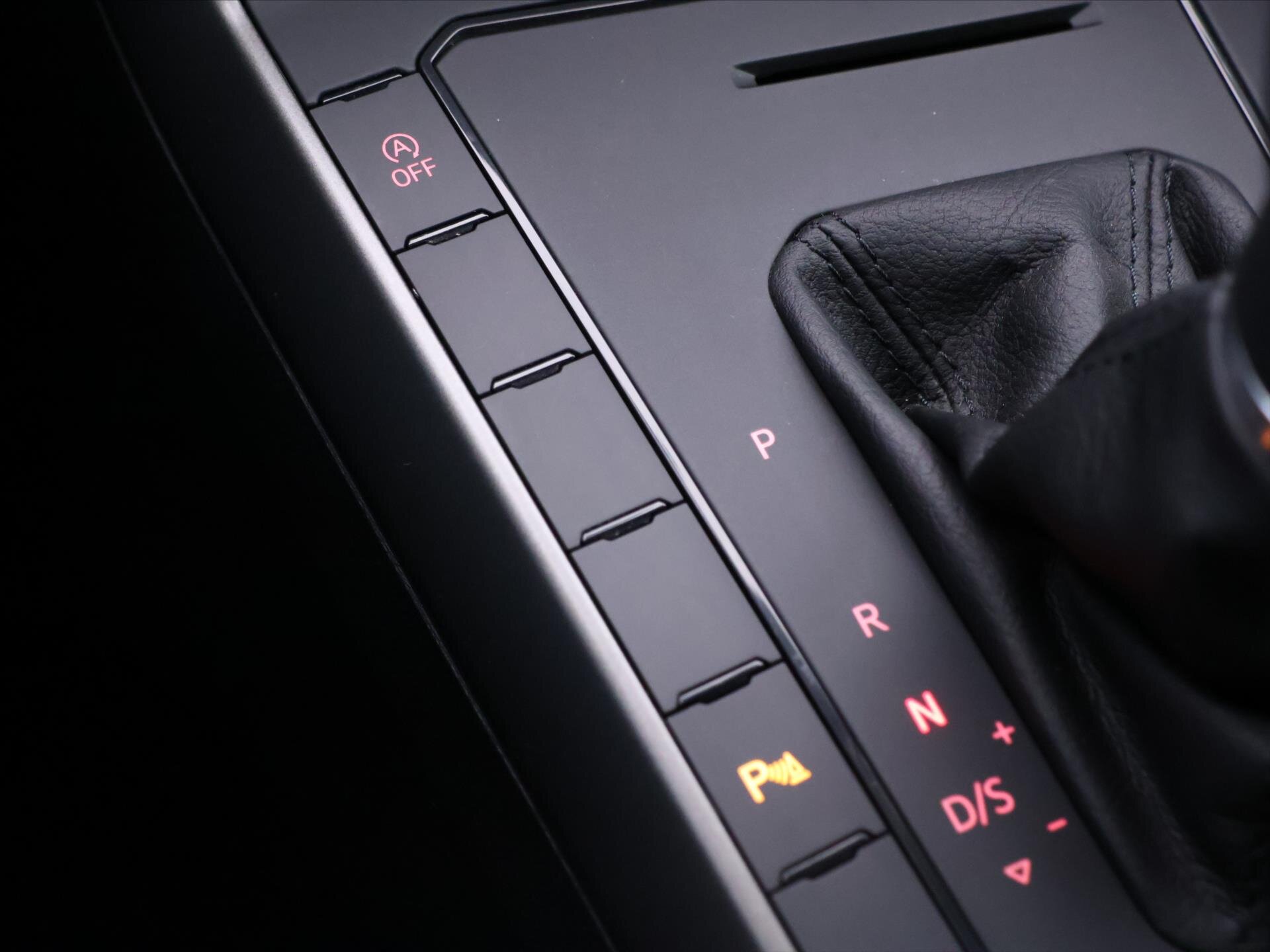 Volkswagen Polo Hatchback 999,0 70 kw