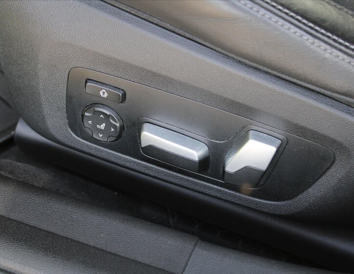 BMW M3 Sedan / Limuzína 3,0 l 375 kw