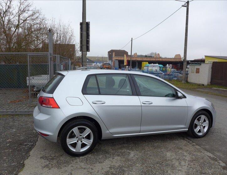 Volkswagen Golf Hatchback 1,2 l 77 kw