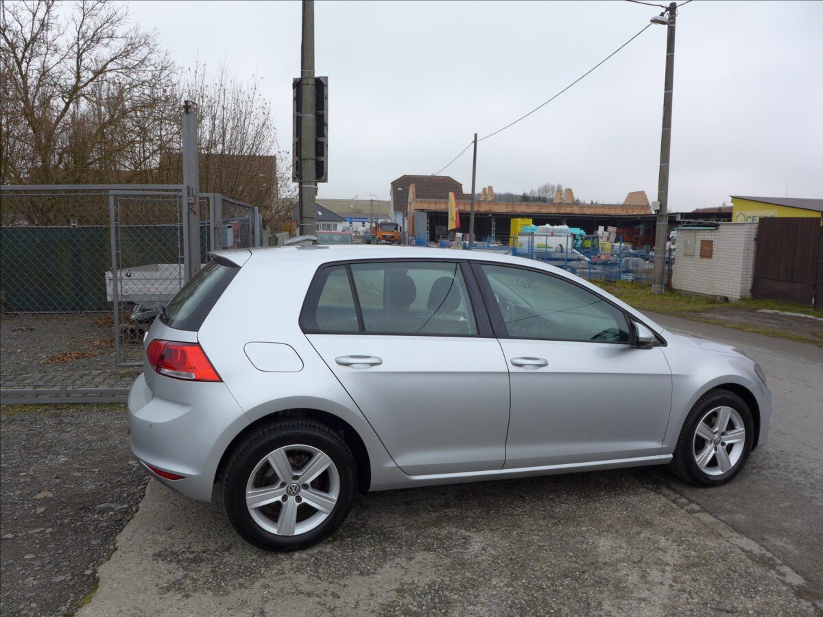 Volkswagen Golf Hatchback 1,2 l 77 kw