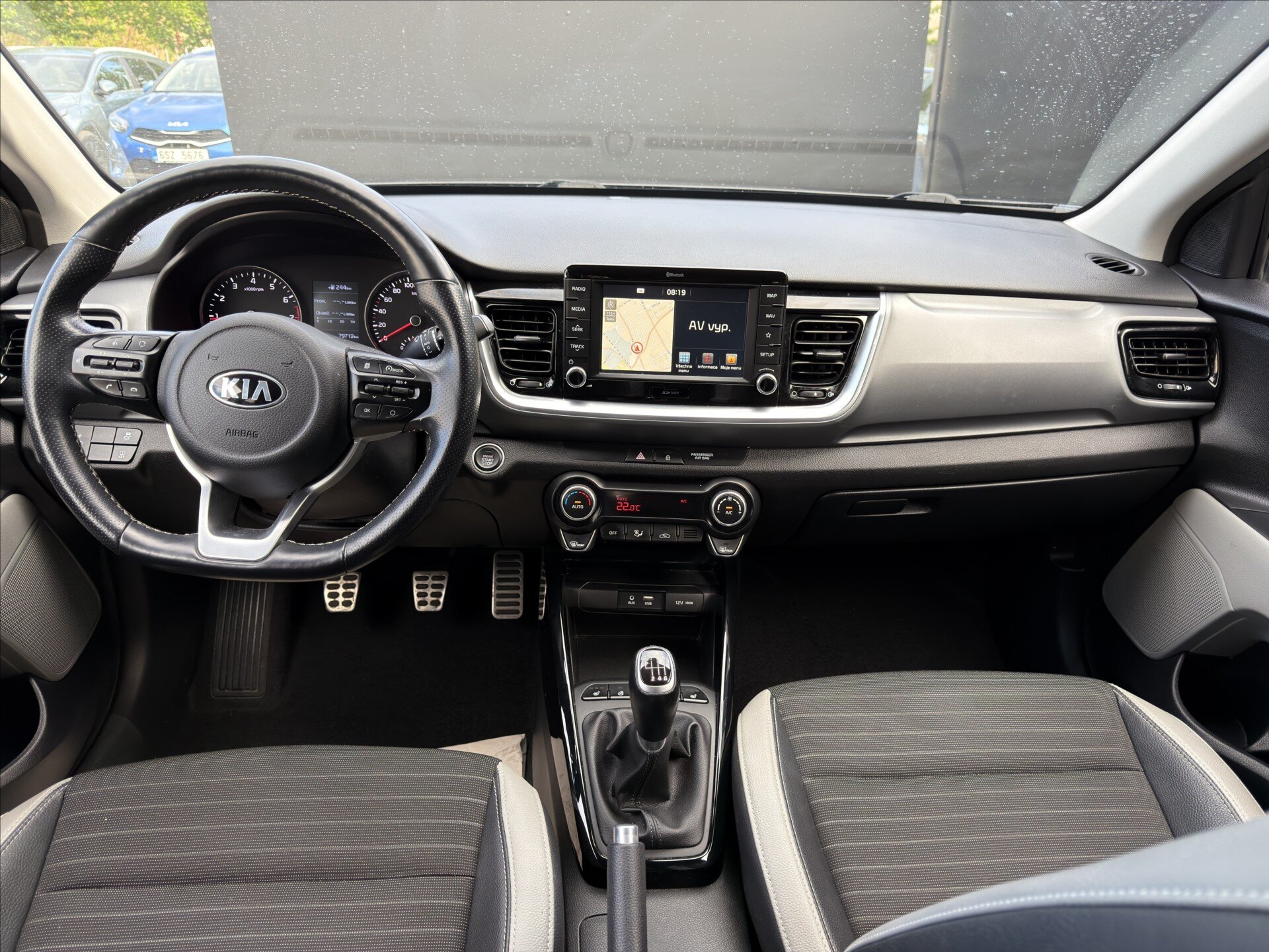 KIA Stonic SUV / Terénní 1,4 l 73 kw