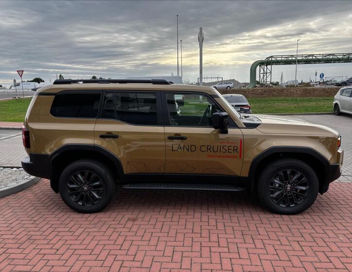 Toyota Land Cruiser 6