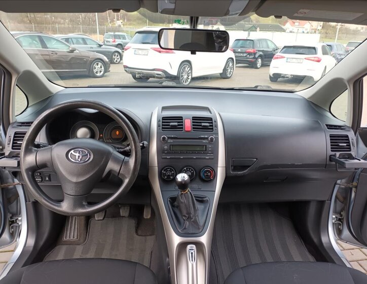 Toyota Auris Hatchback 1,4 l 66 kw