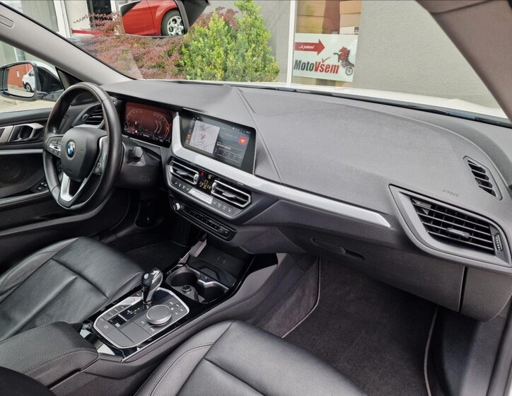 BMW Řada 2 Sedan / Limuzína 2,0 l 110 kw