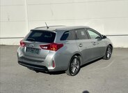 Toyota Auris Kombi 1,6 l 98 kw