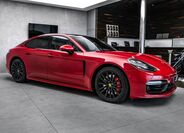 Porsche Panamera 4