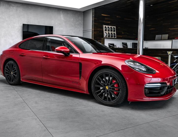 Porsche Panamera 4