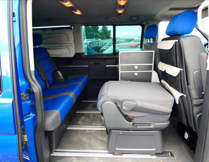 Volkswagen Multivan 11