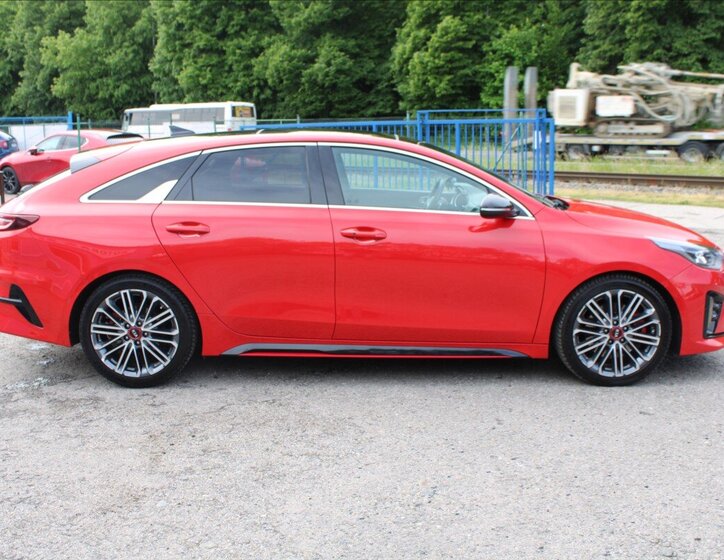 KIA ProCeed Kombi 1,6 l 150 kw