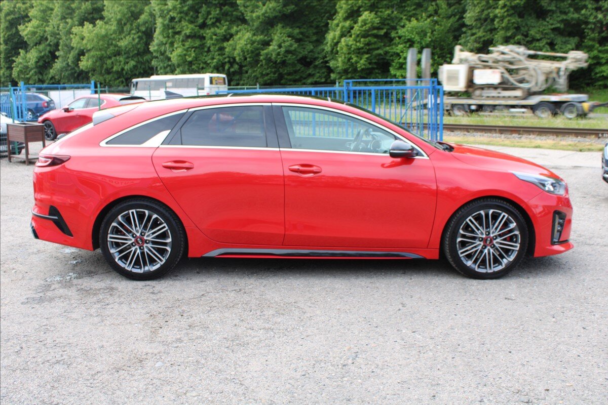 KIA ProCeed Kombi 1,6 l 150 kw