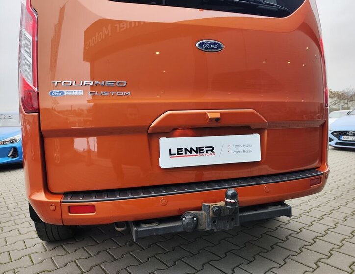 Ford Tourneo Custom 9