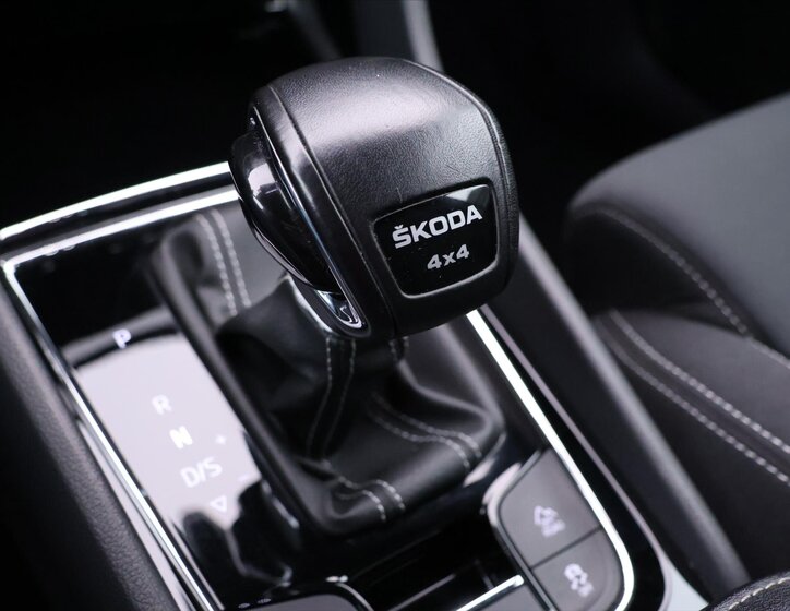 Škoda Karoq SUV / Terénní 2,0 l 110 kw