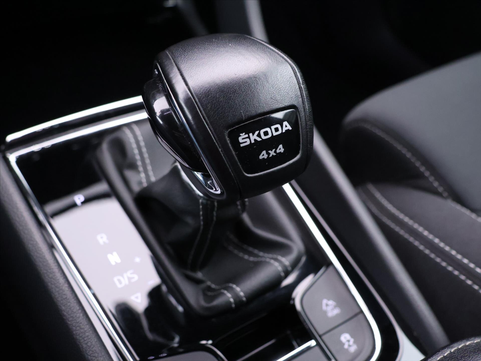 Škoda Karoq SUV / Terénní 2,0 l 110 kw